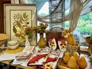 Gift Shop Fall Amber